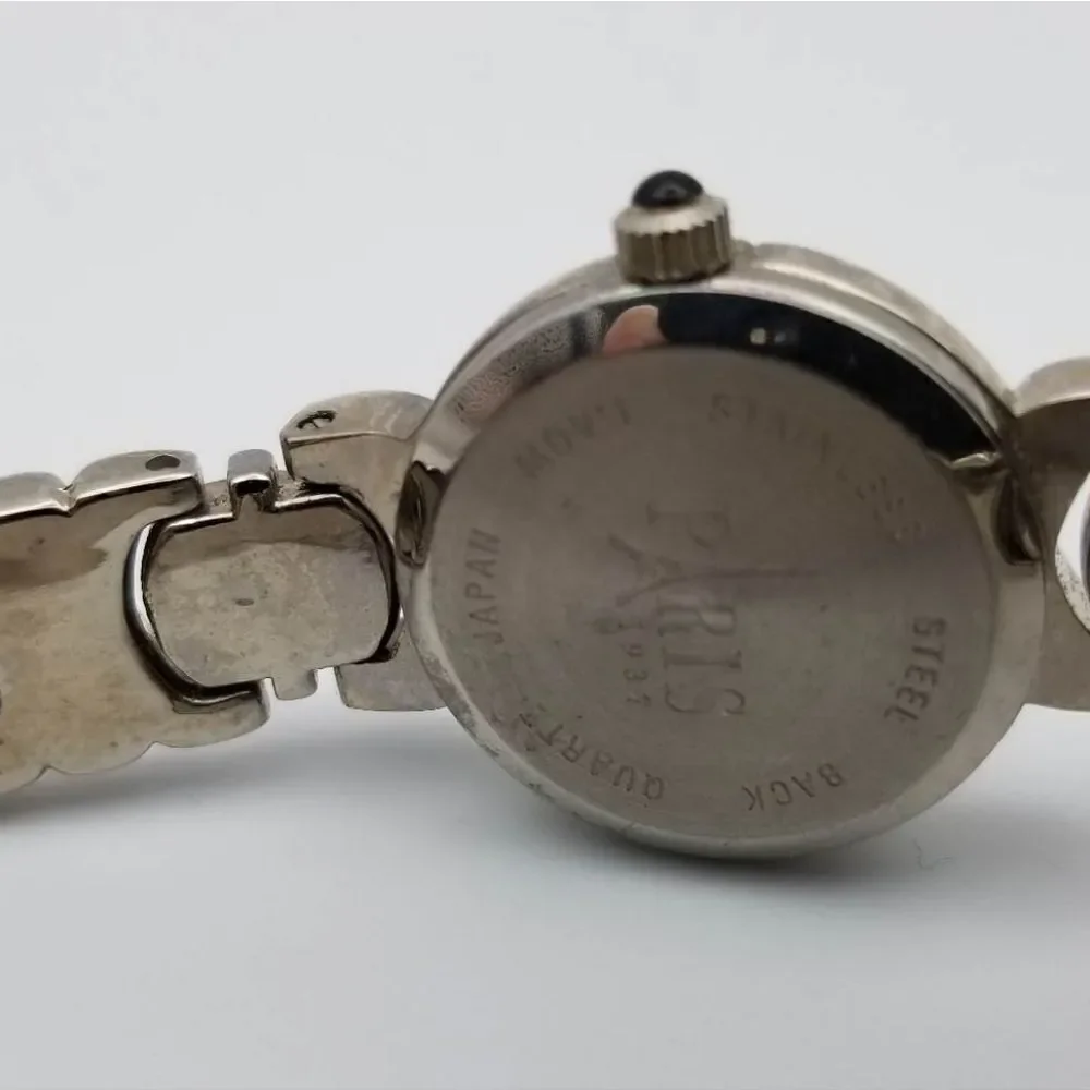 Paris 1937 watch silver‎ tone needs batteries very feminine! B3222